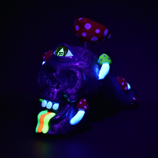 Pulsar Rainbow Puking Skull Bubbler Pipe – 8″ / 19mm F - Image 3