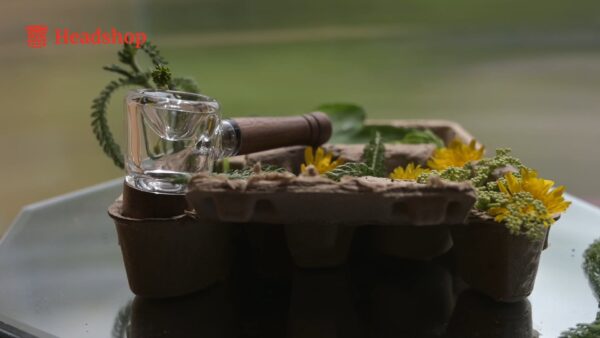 Marley Natural Glass & Walnut Spoon Pipe - Image 2