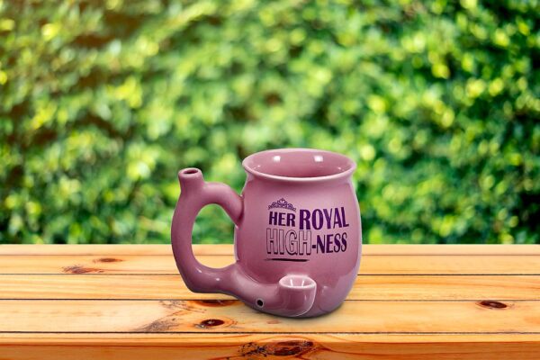 Her royal high-ness small pink mug - Image 4