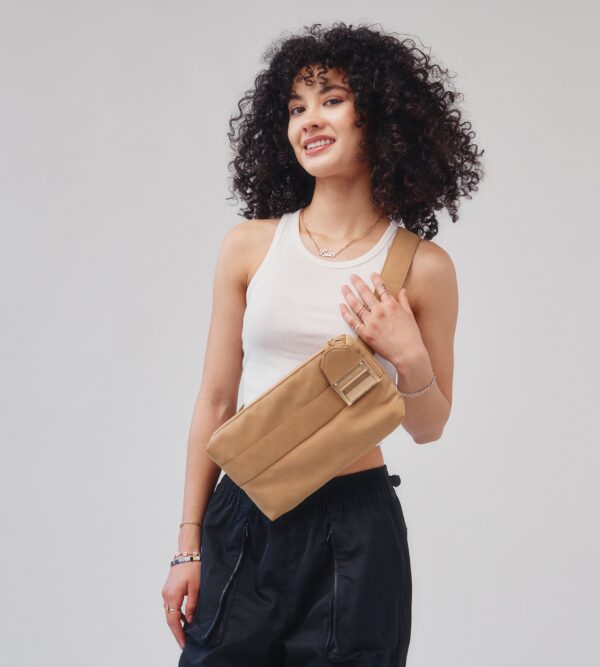 Citizen Hyde Lockable, Odor Resistant Belt Bag, The Marley - Image 11