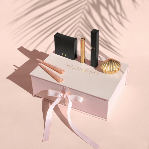 Miss Weed Jet Setter  Travel Kit - Image 3
